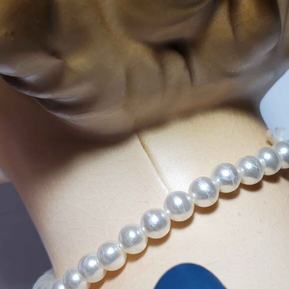 Lady Head Vase Blue Bow Pearls 5.5" - Picture 6 of 10